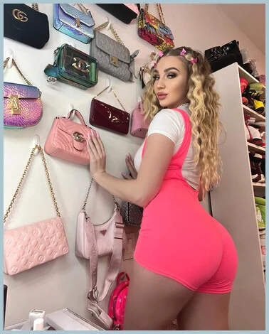 Carolle gallery photo 1