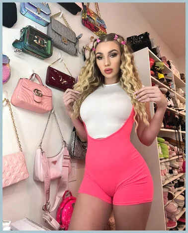 Carolle gallery photo 2