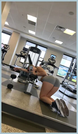 Adriana gallery photo 1