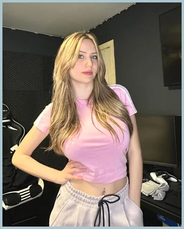 Camila gallery photo 2