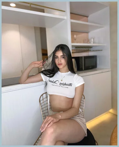 Marilyn-Barlow gallery photo 2