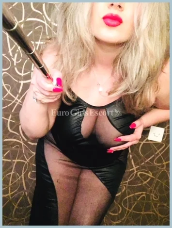 Ellen gallery photo 1