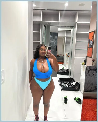 Lola gallery photo 2