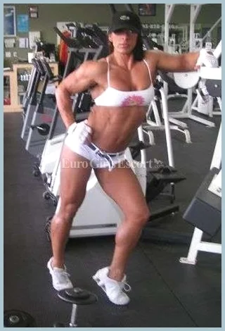 Zely Bea Ladys model