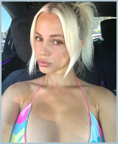 Roxanne Sanchez gallery photo 2