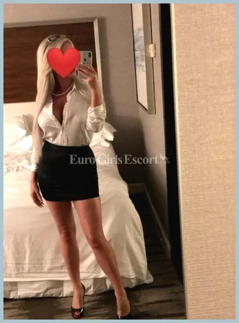 Miss Victoria gallery photo 1