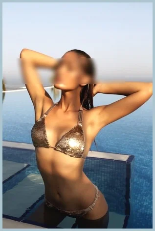 Rosaline Ladys model