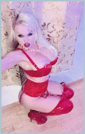 MadeleineGOLD gallery photo 1