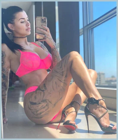 Kelly gallery photo 1