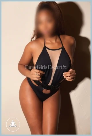 Jenifer , agency Oxyzen Ladys model