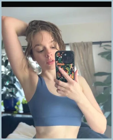 Cindy gallery photo 1