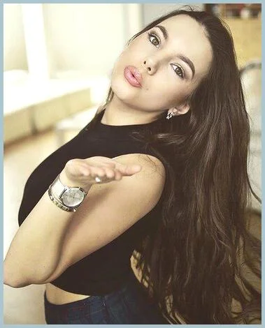 Kaylee gallery photo 1